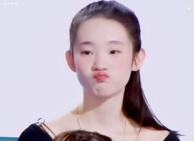 张艺凡表情包太可爱了吧