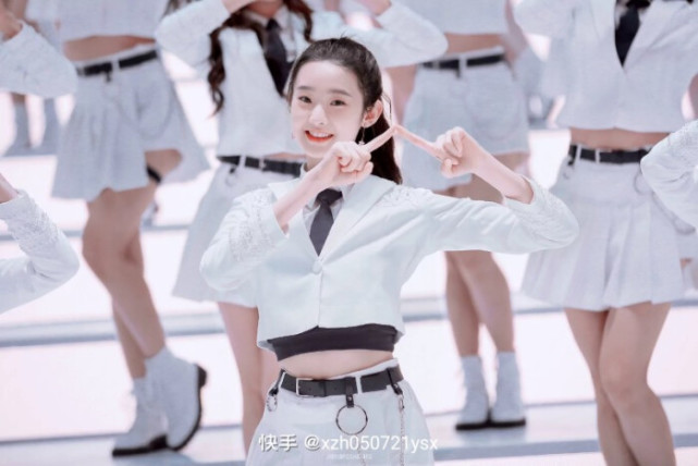 张艺凡表情包太可爱了吧