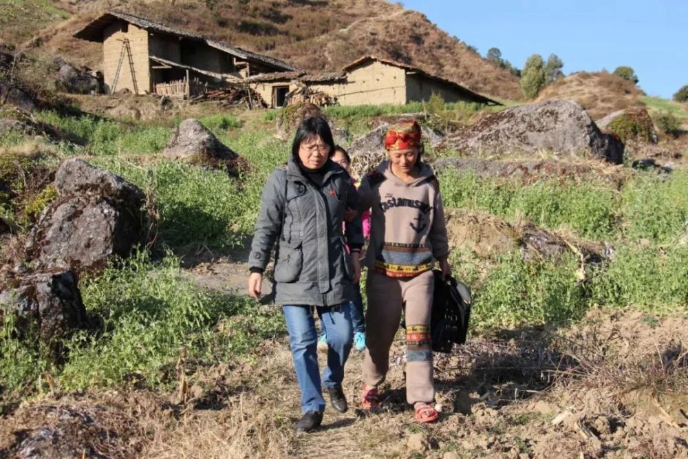 她让1600多名云南贫困女孩走出大山建立全国第一所全免费女子高中