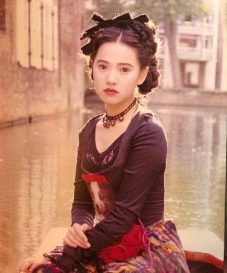 伊能静曾经演陆小曼入戏太深深夜身穿睡衣敲开黄磊房门摩
