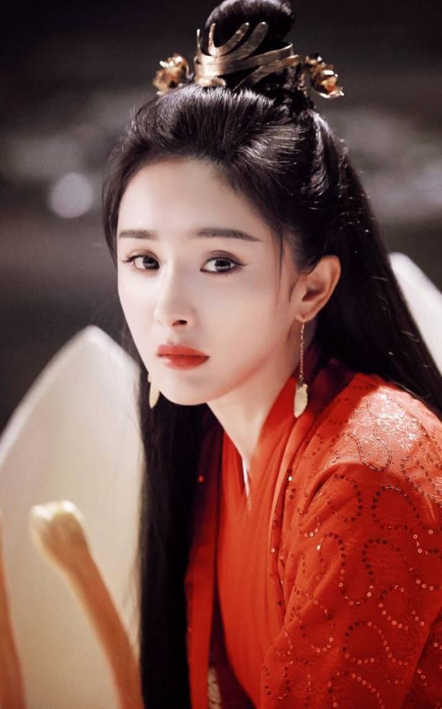 古装剧中的汉服造型,鞠婧祎热巴还好,看到杨幂:让人
