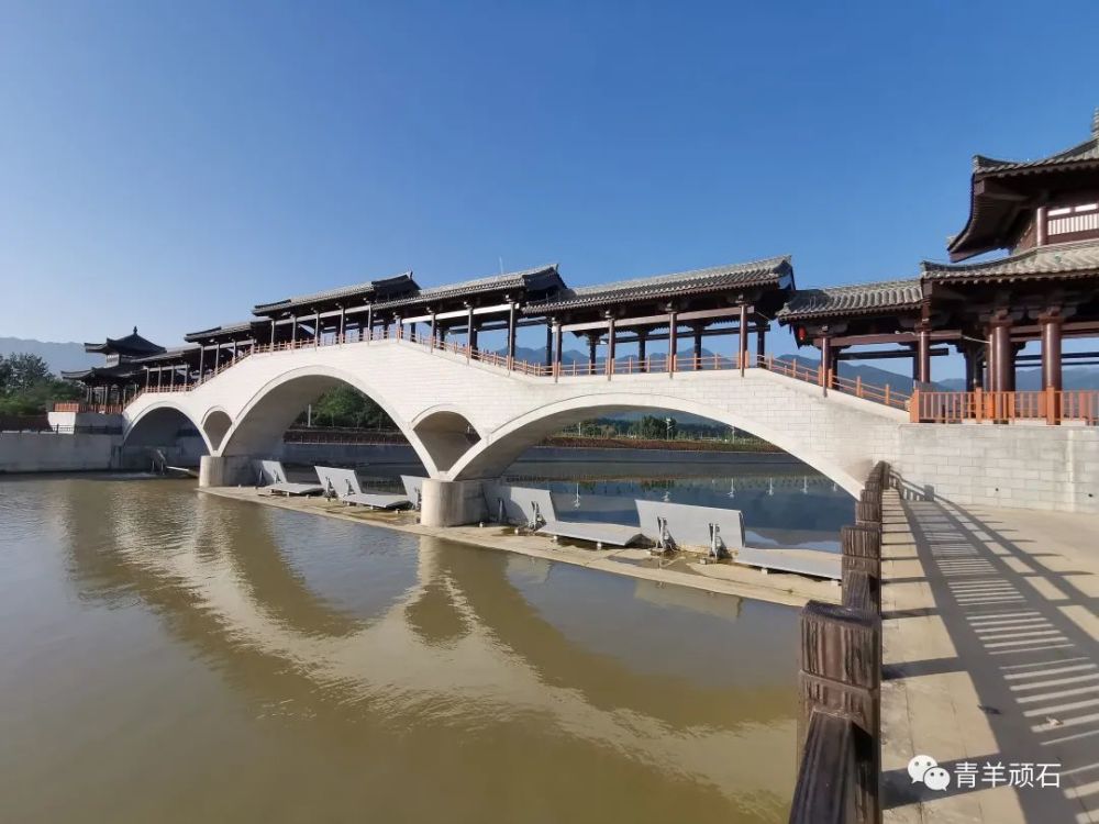鄠邑区涝河上的天桥