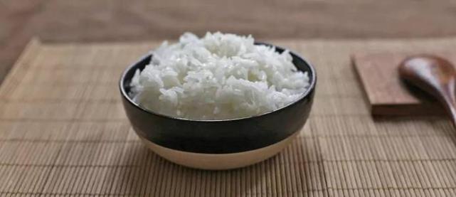 "一碗米饭等于一碗白糖"有那么玄吗?答案在此 戳!