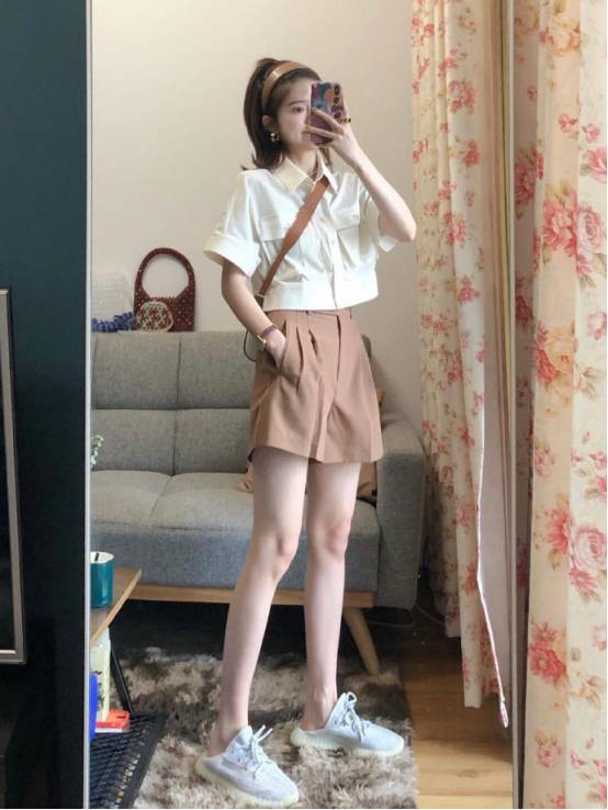 快扔掉你的阔腿裤吧!今年夏季流行这种宽松高腰裤,满满男友风 快扔掉你的阔腿裤吧!今年夏季流行这种宽松高腰裤,满满男友风