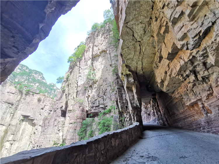 河南太行山深处的人造景点,原始而又震撼,显现中国人毅力的杰作