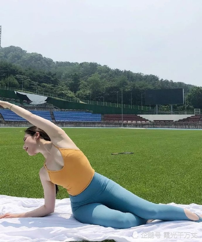炎热夏季里的室外瑜伽，你怀念了吗？