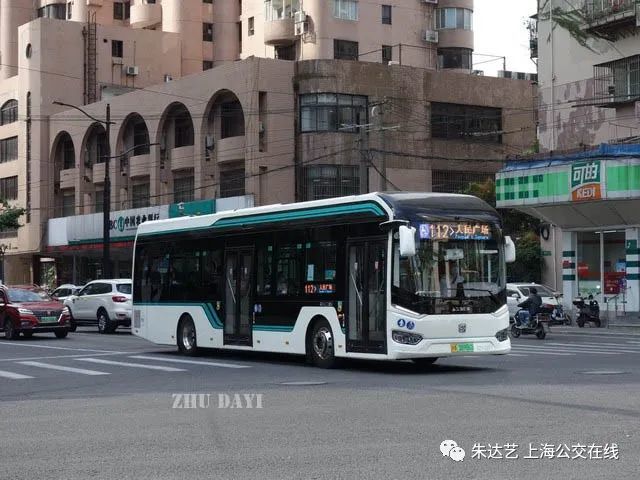 再次坐上112路公交车,窗外早已没有了曾经的模样,112路公交车不是一