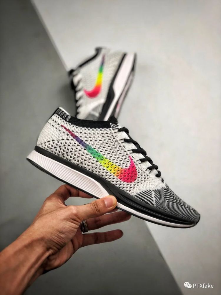 彩虹色勾＋阴阳鞋面，NikeFR复古跑鞋开箱测评！