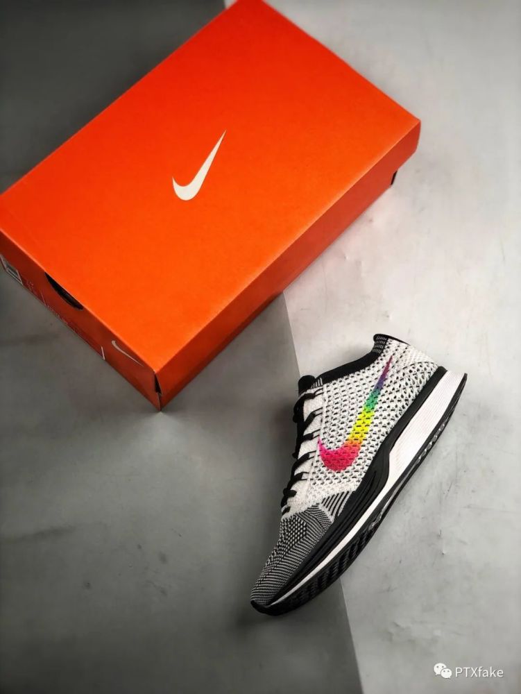 彩虹色勾＋阴阳鞋面，NikeFR复古跑鞋开箱测评！