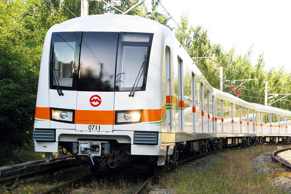 年末,上海地铁7号线一期开通试运营.