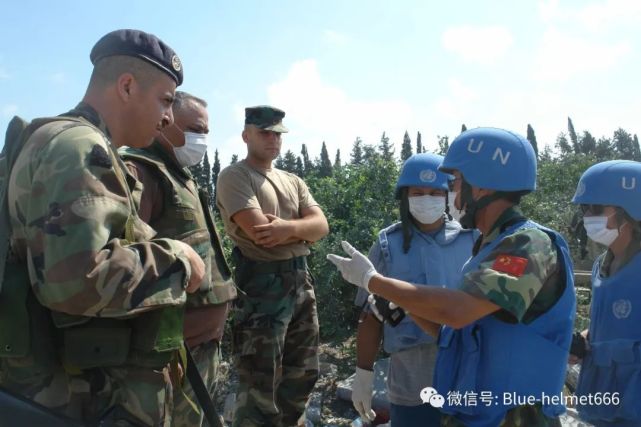 在联合国驻黎巴嫩南部维和部队司令部的指挥下,不畏艰险,不怕牺牲