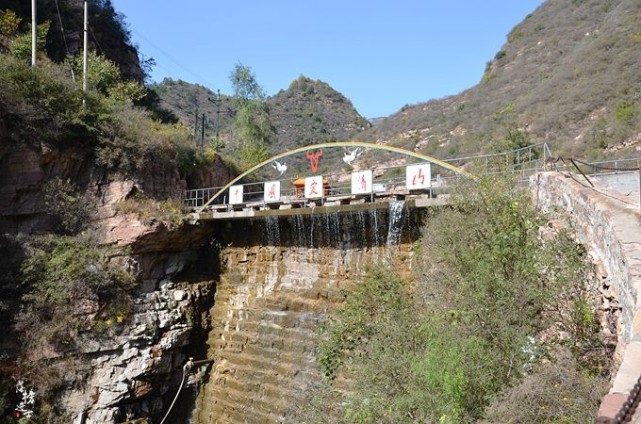 河北有一座"中国爱情山",景色秀美,很多游客来这里