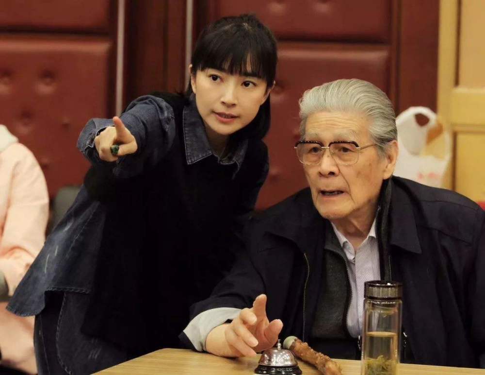 老艺术家蓝天野称"小鲜肉"是侮辱性称呼:为何有人被叫