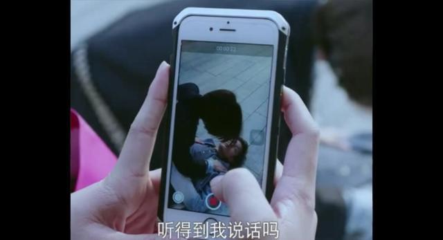 江晓琪医生路遇小男孩晕倒，她的施救操作有很多值得商榷的地方