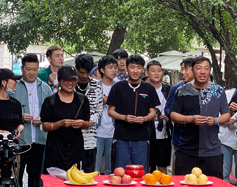 秦霄贤资源有多好前脚刚参加我要这样生活后脚又有新综艺开机