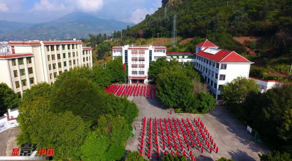 华坪女高,正式成为中国第一所全免费的公办女子高中.