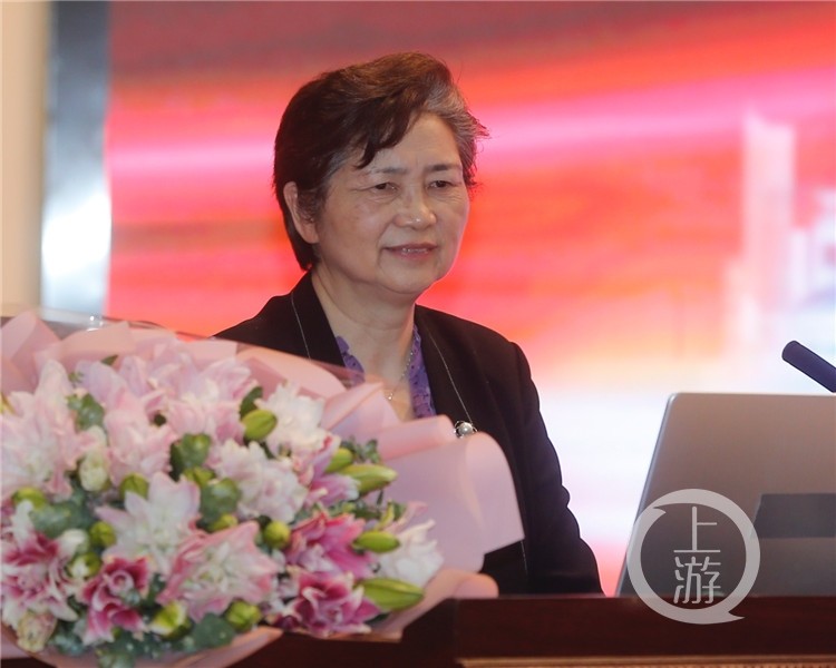 李兰娟院士来重庆坐诊聊疫情：建议加大对冷链载体、物流货物等检验力度