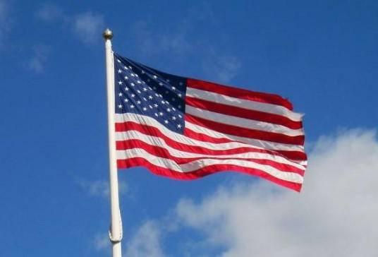 中兴升"美国国旗"并认罚22亿被骂,这是为讨好美国,还是有苦衷?