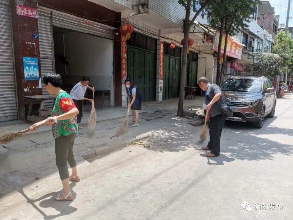 踏水镇结合镇情,组建14个行动小组,明确镇村环境大整治和办公环境大