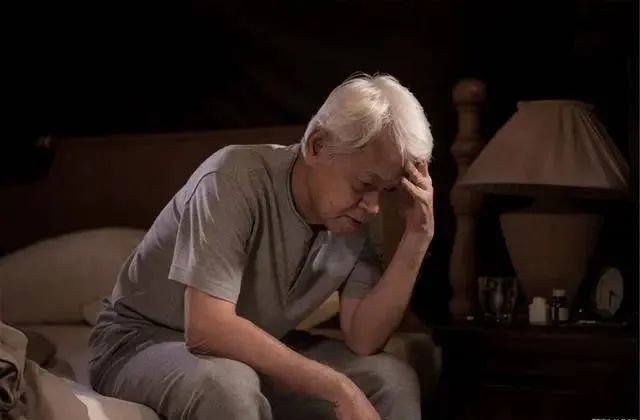中老年人,一天睡多久才好?若保持在这一时间,就是不错