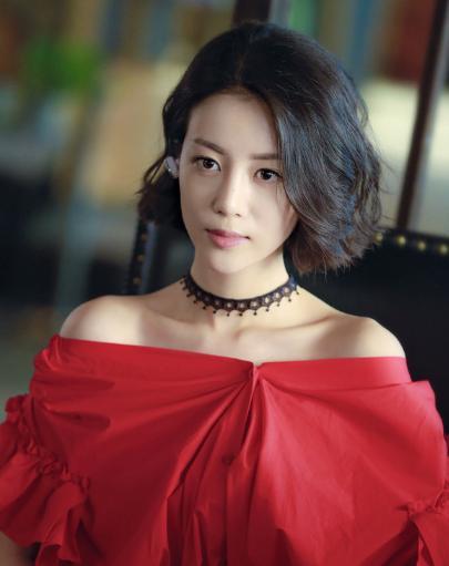 "腿精"李溪芮,曾参演《爱情睡醒了》中的她,让人大吃一惊