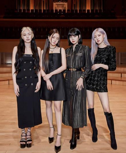 blackpink的mv太豪华,仿佛看了场时装秀,香奈儿私人定制款全齐