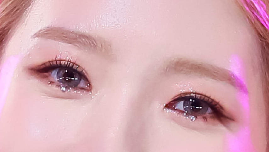 黄圣依如此闪耀的贴钻妆容，你hold不住