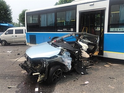 南京宝马案肇事者鉴定为精神病 一死者父亲接