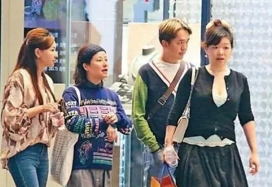 不结婚不生子,家中"藏"2个女友,53岁的邓兆尊又曝新情况