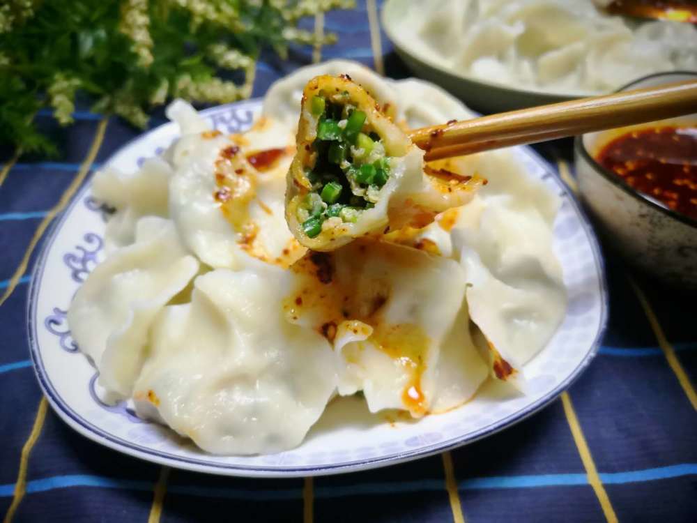 夏天吃饺子,韭菜茴香靠边站,这菜做馅鲜香多汁,味道好