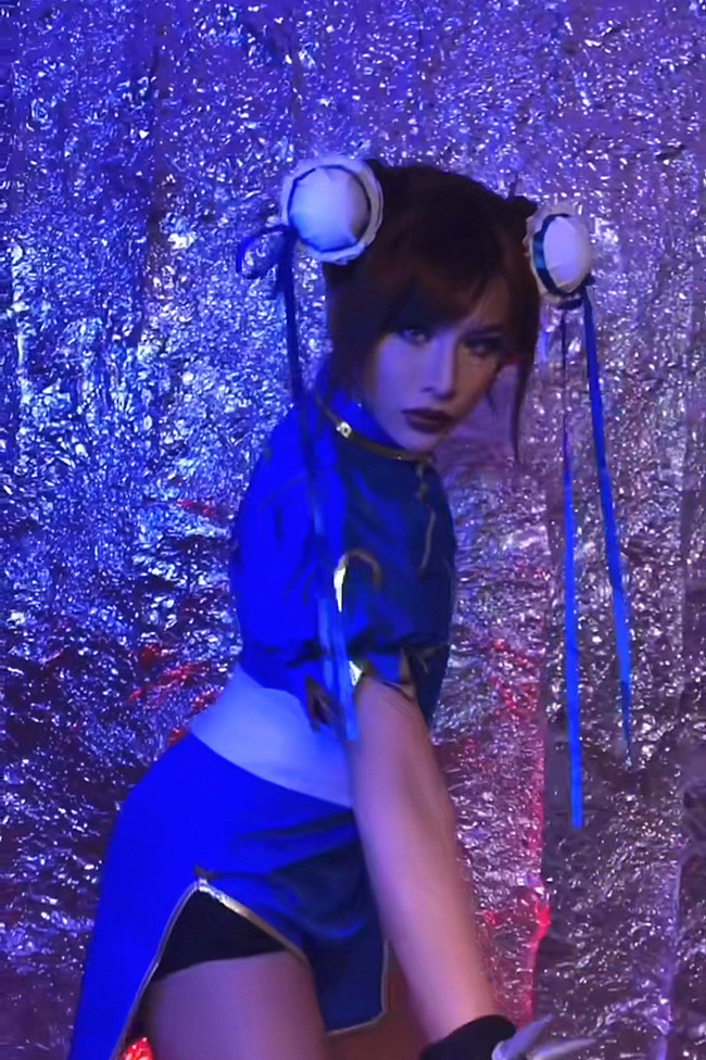 男生仿妆“春丽”，竟然还是化的欧美妆，最后：怕不是金刚芭比