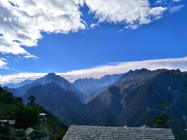 探秘怒江大峡谷,观赏著名的高黎贡山的皇冠,老姆登村不容错过