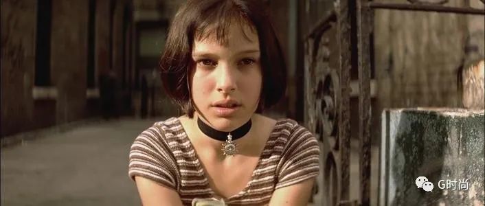 女孩脖子上那个直男看不懂的黑色项圈,叫choker,choker,直男,搭配,项链,时尚 女孩脖子上那个直男看不懂的黑色项圈,叫choker,choker,直男,搭配,项链,时尚
