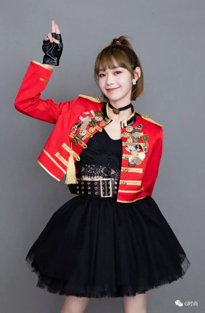 女孩脖子上那个直男看不懂的黑色项圈,叫choker,choker,直男,搭配,项链,时尚 女孩脖子上那个直男看不懂的黑色项圈,叫choker,choker,直男,搭配,项链,时尚