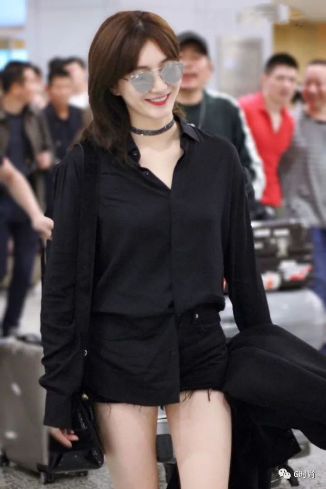 女孩脖子上那个直男看不懂的黑色项圈,叫choker,choker,直男,搭配,项链,时尚 女孩脖子上那个直男看不懂的黑色项圈,叫choker,choker,直男,搭配,项链,时尚