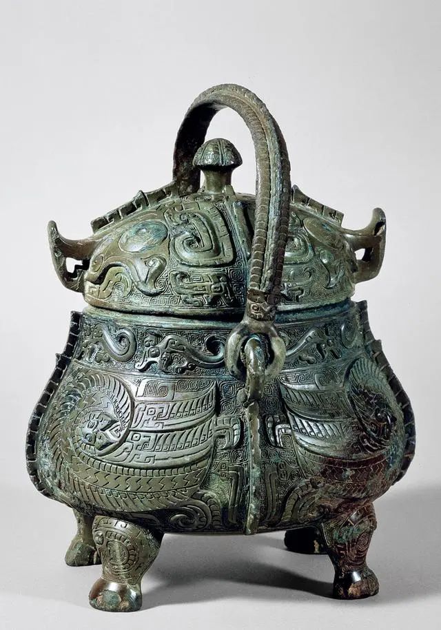 藏在青铜器上的动物