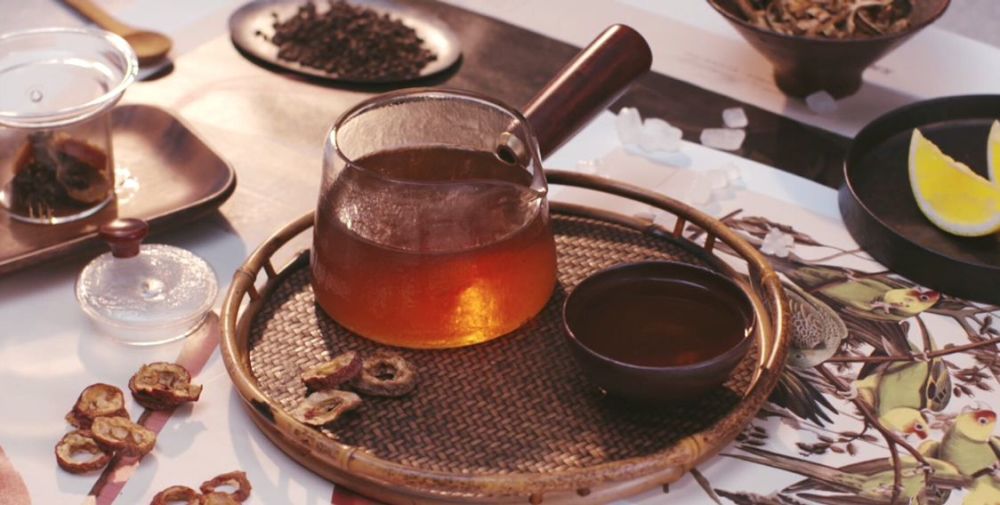 较真|有商家居然在凉茶里非法添加药物，这凉茶还能不能喝？