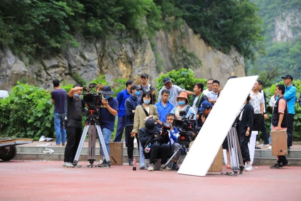 明日天气:大雨,气温:21～27 下庄精神是电影《巫山儿女》的灵魂