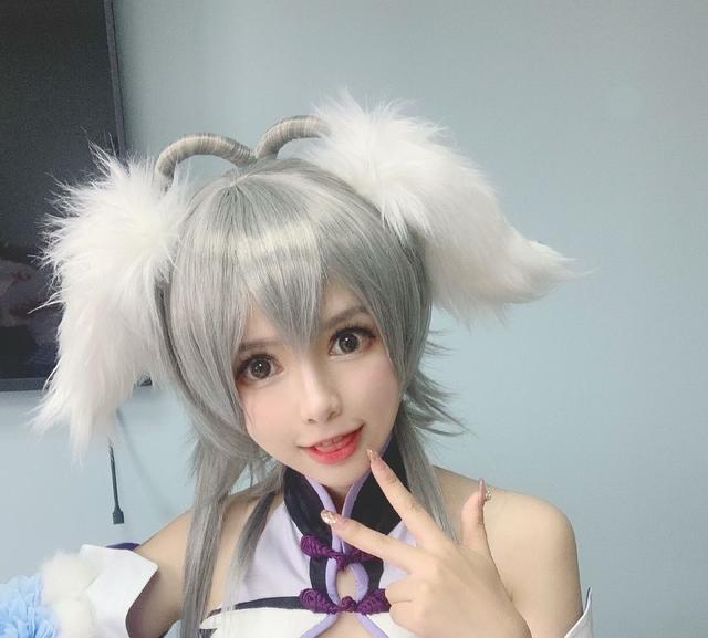 除了胶衣cos,六二二同学还能驾驭这样的萌系角色