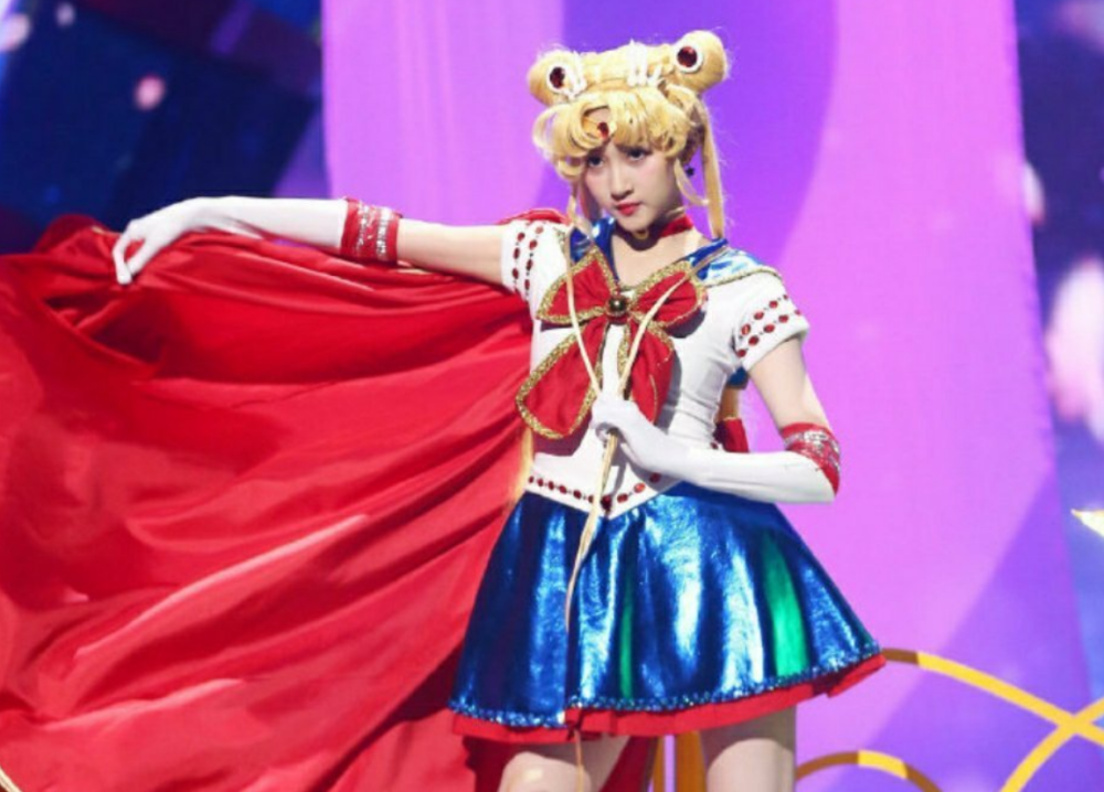 继关晓彤后鞠婧祎也cos水冰月,一个像十八岁,一个却像