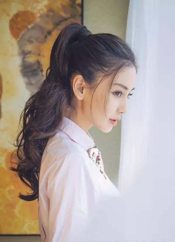 真正发质好的女生，很少扎马尾和丸子头，这些发型才是“心头爱”