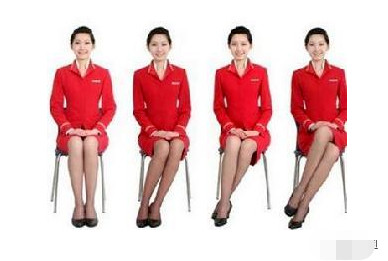 黄圣依站姿太社会了吧！配上这个不屑脸，伊能静在她面前也要忌惮三分