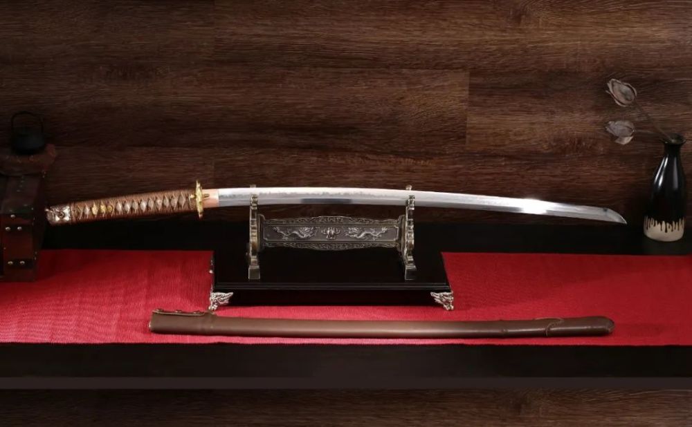 在日本传统文化中,武士刀为日本武士最珍爱之物和精神寄托,可以说,刀