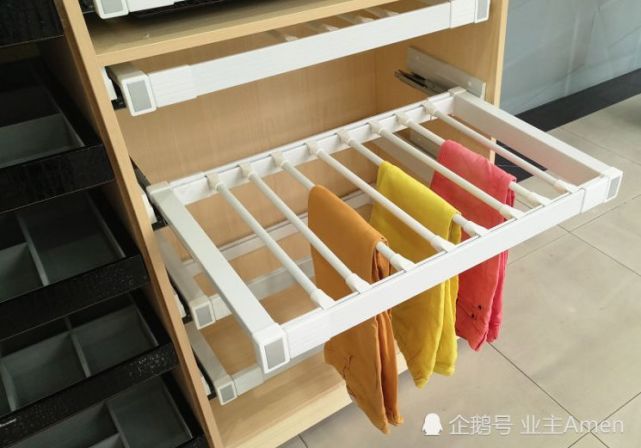 格子抽屉:用于放置领带和内衣.