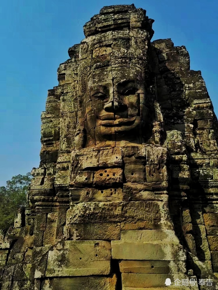 柬埔寨吴哥建筑包含着许多精美的佛塔,以及石刻浮雕,非常精美,极其