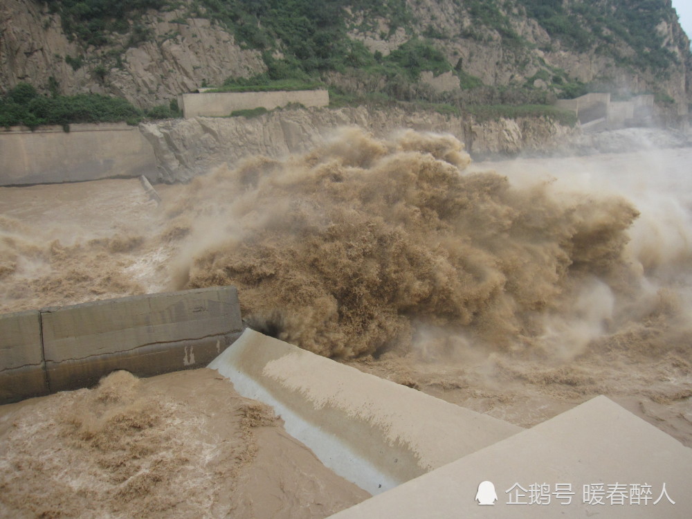 黄河上的水库在汛期间都要泄洪排沙,刘家峡,万家寨,三门峡,小浪底的"