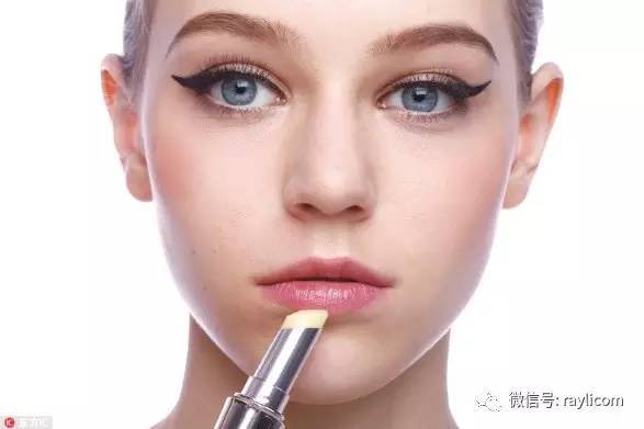 颖宝色目测会火！“轮廓玫瑰唇”气质满分颜值刷新