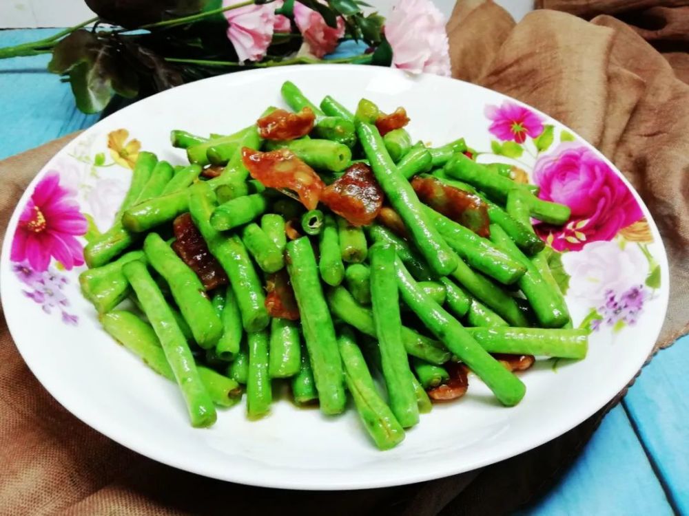腊肠炒长豆角