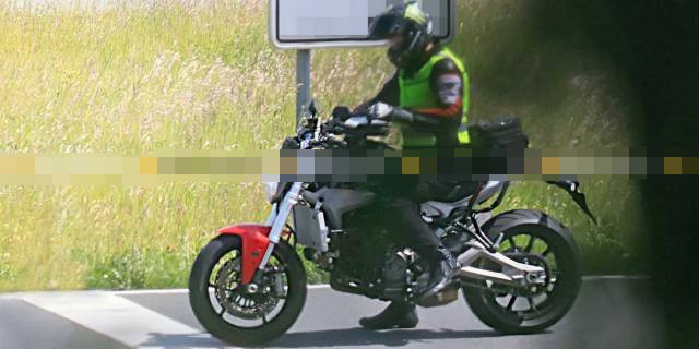 钢管车衍架消失！2021杜卡迪 Ducati Monster谍照曝光