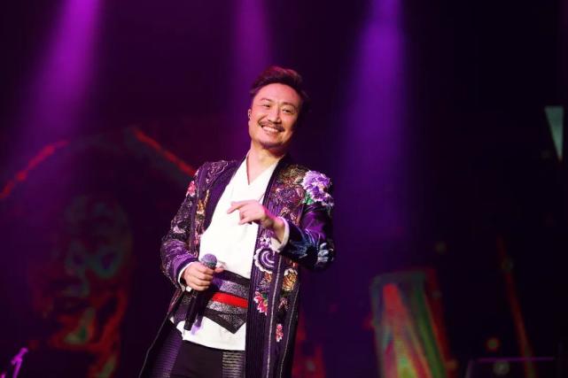 最怕听懂的一首歌,郑中基的一曲《无赖》,唱出了多少